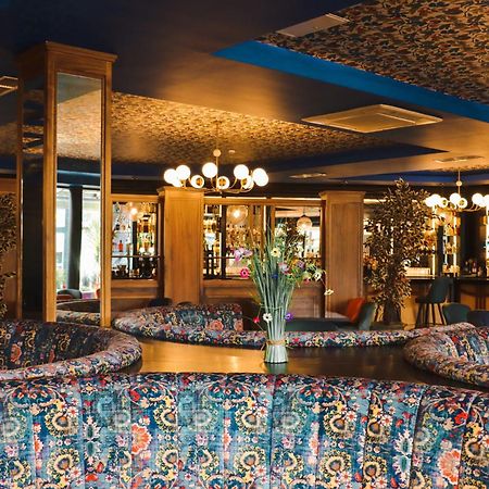 גורי Amber Springs Hotel מראה חיצוני תמונה