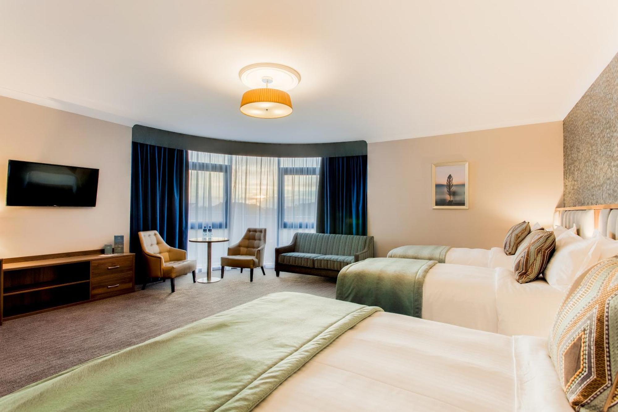 גורי Amber Springs Hotel מראה חיצוני תמונה