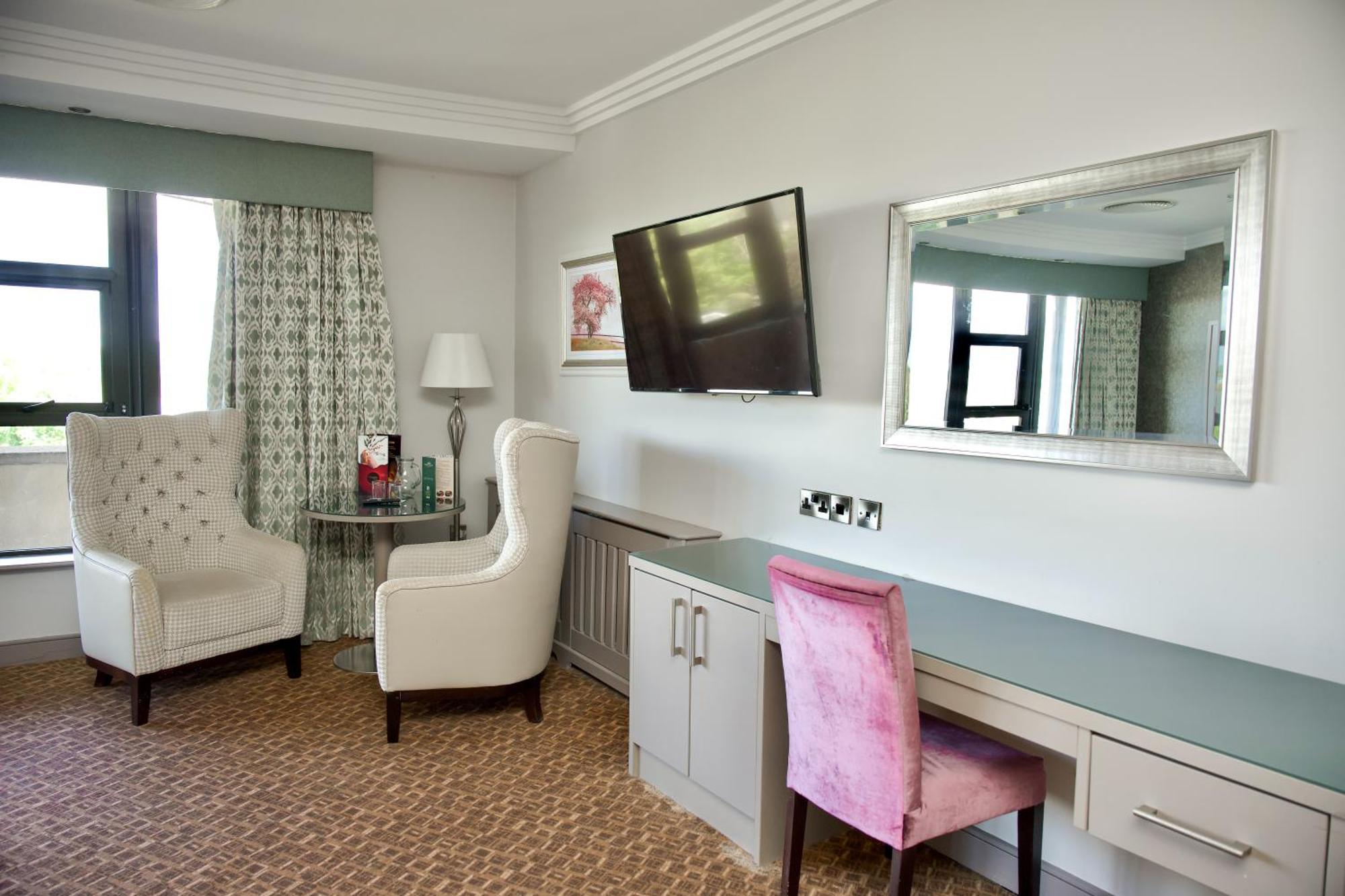 גורי Amber Springs Hotel מראה חיצוני תמונה