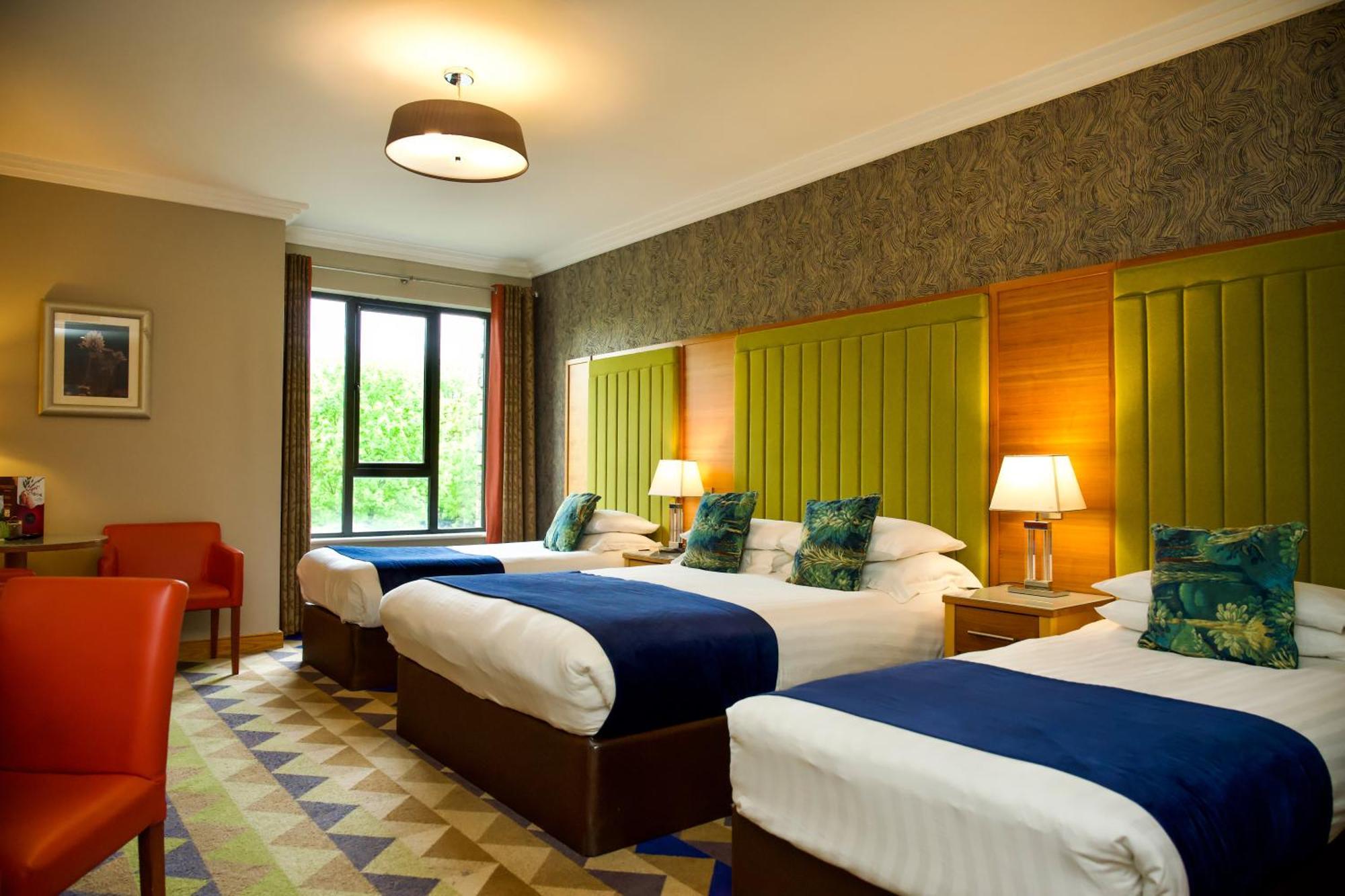 גורי Amber Springs Hotel מראה חיצוני תמונה